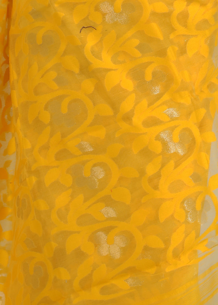 Yellow Matka Silk Saree With Blouse Piece