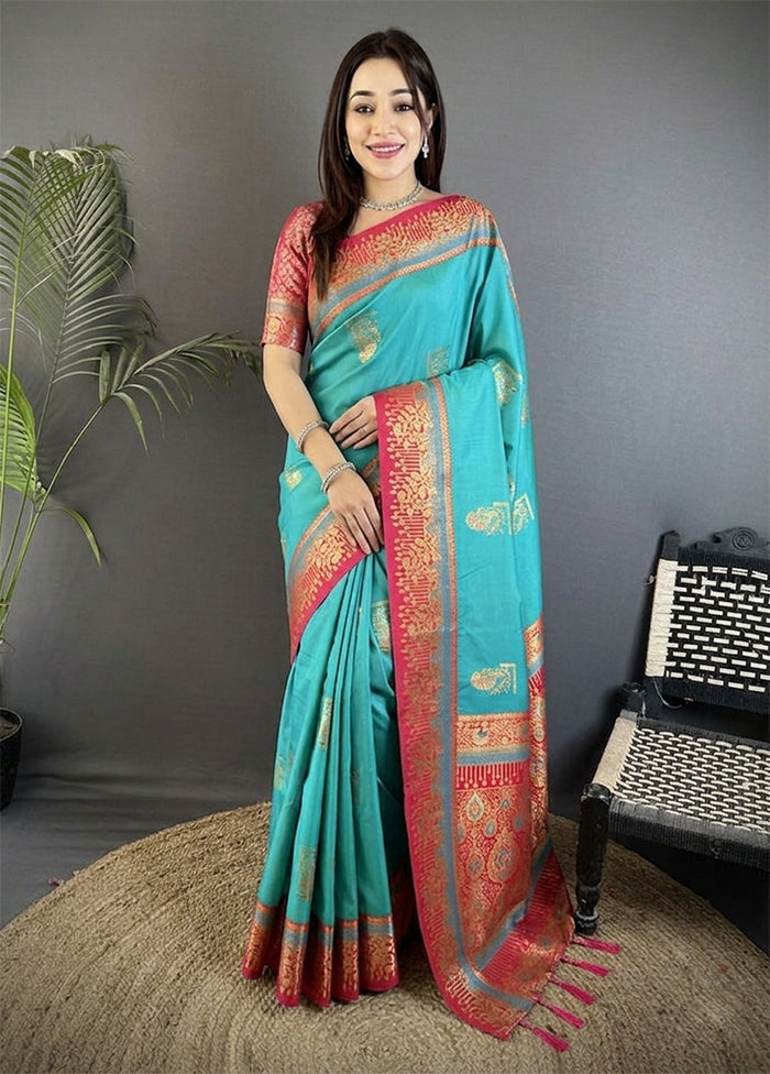 Green Spun Silk Saree With Blouse Piece