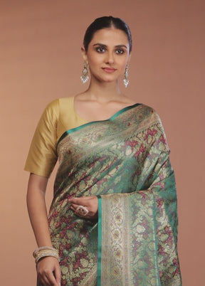 Green Handloom Tanchoi Pure Silk Saree With Blouse Piece