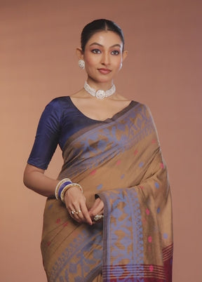 Cream Matka Silk Saree With Blouse Piece