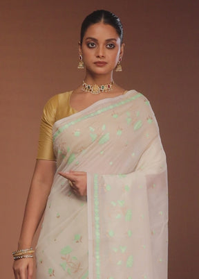White Pure Cotton Saree With Blouse Piece