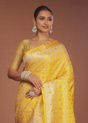 Yellow Handloom Tanchoi Pure Silk Saree With Blouse Piece