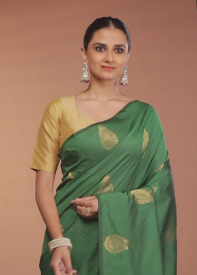 Green Kanjivaram Silk Saree With Blouse Piece