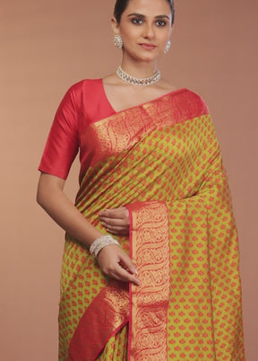 Green Cotton Saree With Blouse Piece