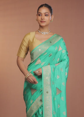 Green Dupion Silk Saree With Blouse Piece