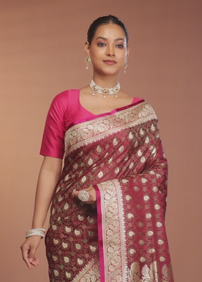 Green Handloom Tanchoi Pure Silk Saree With Blouse Piece