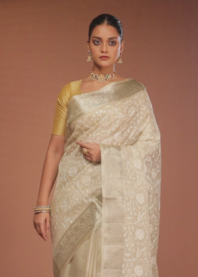 Cream Cotton Saree With Blouse Piece